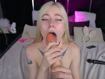 Stripchat Nude Webcam of MelaniiePlay