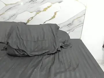 Stripchat Free Live Porn of esmeralda_jenn11