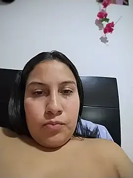 Stripchat Sex Cam of esmeralda_jadees