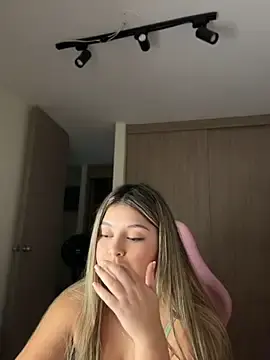 Stripchat Best Webcam of lunablossom_