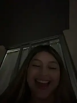 Stripchat Live Porn of lunablossom_