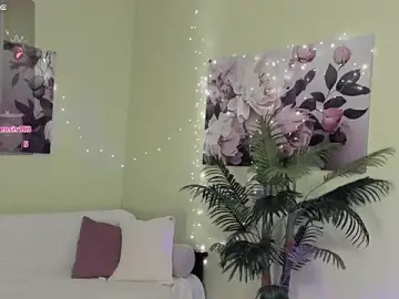 Stripchat Free Porn Cam of Queenymel
