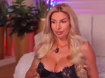 Stripchat Live Sex Cam of Rachel_Quinn_