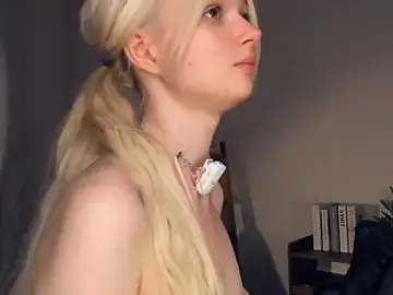 Stripchat Sex Cam of LaureMestler