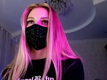 Stripchat Live Sex Cam of Iris_lave