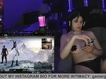 Stripchat Live Porn of Gamergirl-Linela