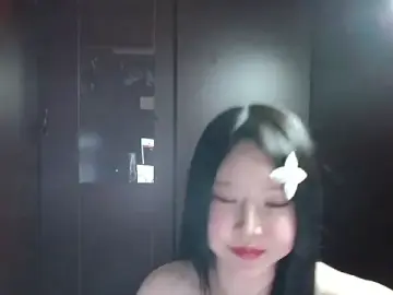 Stripchat Live Sex Cam of NATINATU252525