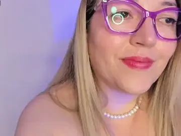 Stripchat Live Sex of Naty_Mature_