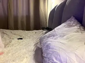 Stripchat Free Live Porn of VivianKings