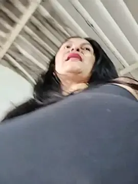 Stripchat Sex Cam of Horny-Mommy-Dirty