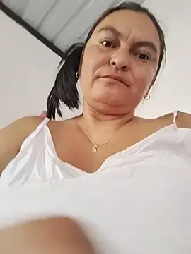 Stripchat Sex Cam of Horny-Mommy-Dirty