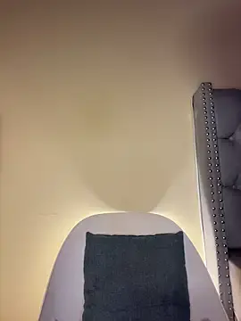 Stripchat Watch Live Sex Cams of KIARAPRETTY