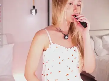 Stripchat Free Live Porn of HollisBeckett