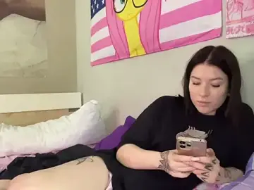 Stripchat Sex Cam of Alisha_Skyy