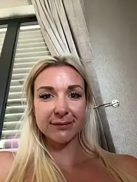 Stripchat Adult Webcam of Bella-Tight