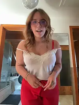 Stripchat Sex Cam of Naomi-Klein