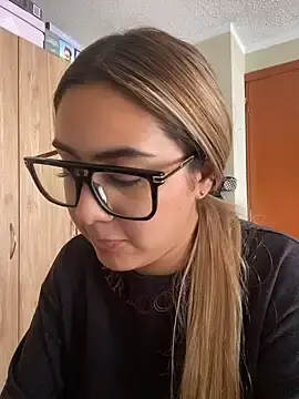 Stripchat Best live sex cam show of Miabonnett_