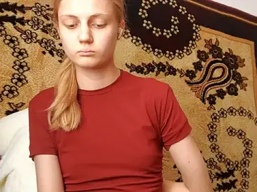 Stripchat Adult Webcam of LunaLaday