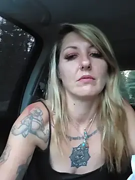 Stripchat Sex Cam of SheIsSomething