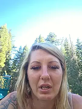 Stripchat Live Porn of SheIsSomething