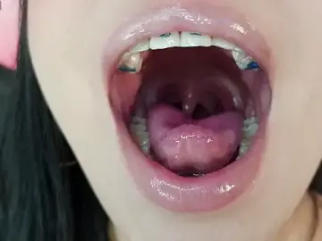 Stripchat Free Live Porn of mia_roux1