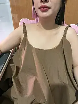 Stripchat Sex Cam of QuynhAnh68