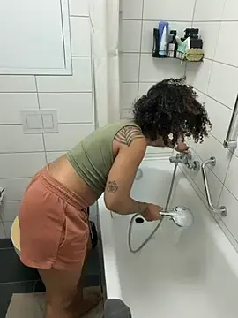 Stripchat Sex Chat of SweetPetiteNoir