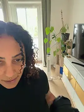 Stripchat Best Webcam of SweetPetiteNoir