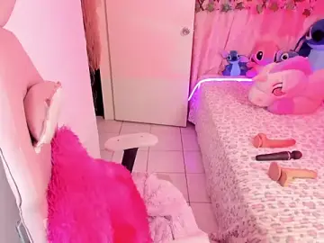 Stripchat Live Sex Cam of Megan_Robertss