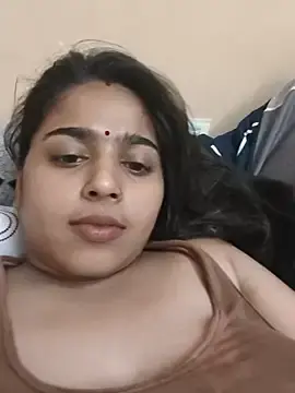 Stripchat Sex Cam of Cute-Simmi69