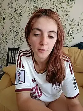 Stripchat Sex Cam of Honeygirl08