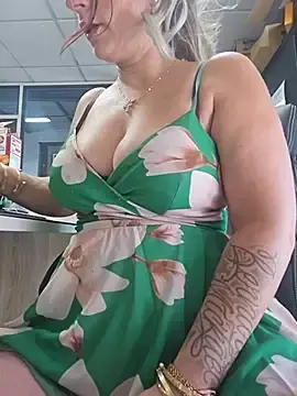 Stripchat Best Webcam of Micorazonheolmiangel23