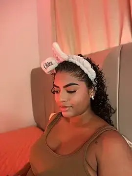 Stripchat Adult Webcam of karlitamonroe