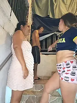 Stripchat Live Porn of royalgirls_x