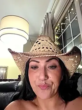 Stripchat Free Porn Cam of LittleMissEeve