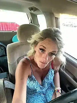 Stripchat Free Live Porn of vixendoll87