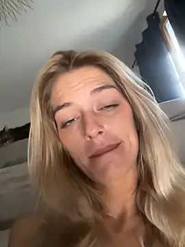 Stripchat Best live sex cam show of Bellalolahot