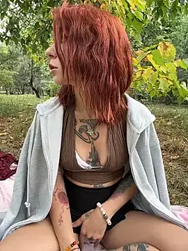 Stripchat Live Sex Cam of RosieDesire