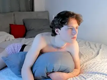 Stripchat Live Sex Cam of gilded_trace