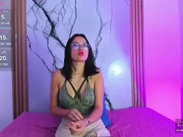 Stripchat Live Sex Cam of nia_vixen