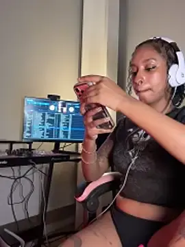 Stripchat Sex Cam of Your_Paris