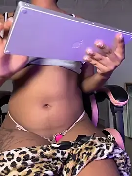 Stripchat Adult Webcam of Your_Paris