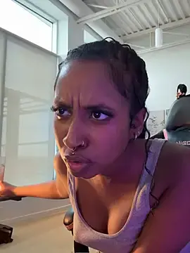 Stripchat Sex Cam of Your_Paris