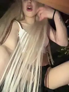 Stripchat Live Sex of AlyssaFoxx_