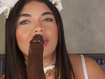 Stripchat Live Sex Cam of Mia_Rosalie