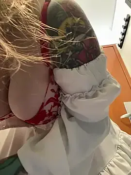 Stripchat Sex Cam of PumaShyXD