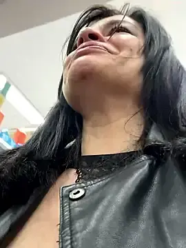 Stripchat Sex Cam of Dr_Nathalia_28