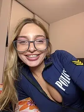 Stripchat Live Sex Cam of paulinee2006