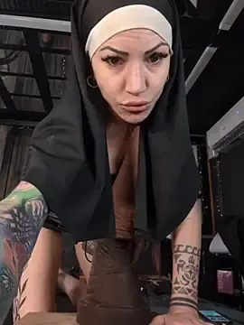 Stripchat Live Sex Cam of DarkDea
