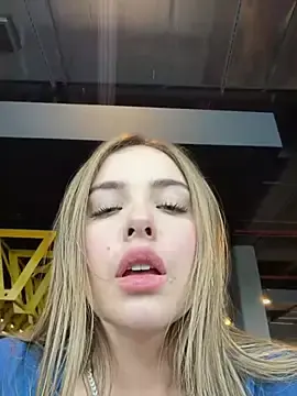 Stripchat Live Porn of Alirawrz